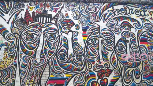 Graffiti Berlin Tulipando