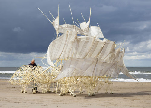 Strandbeest_TheJapanTimes_Tulipando Strandbeest_TheJapanTimes_Tulipando