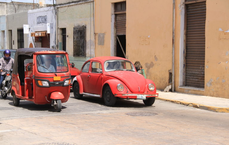 Merida cars Yucatan_Tulipando