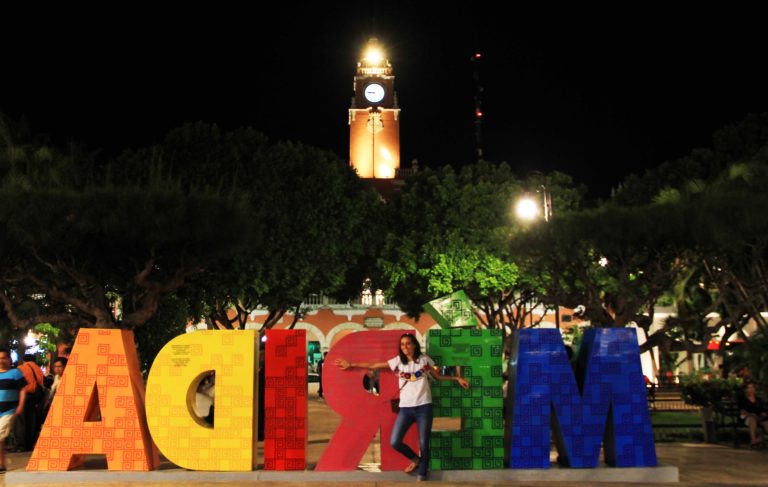 Merida by night Yucatan_Tulipando