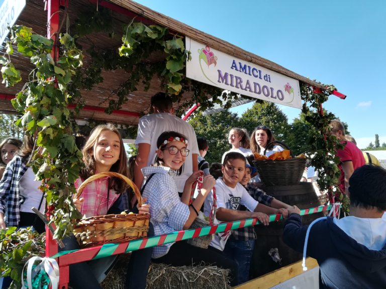 Bambini Carro Festa dell'Uva 